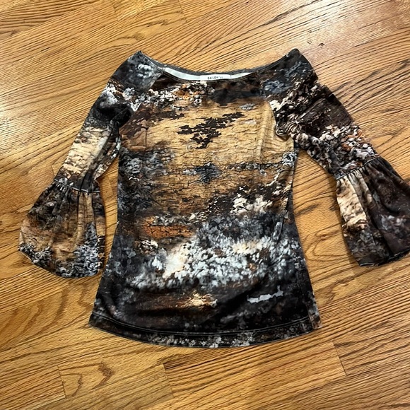 Bailey44 stretch top - Picture 1 of 5